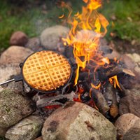 Cast Iron Waffle Iron with Long Handle